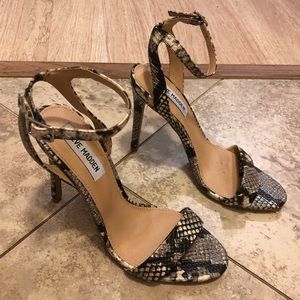 Steve Madden snake print sandal heel size 7.5